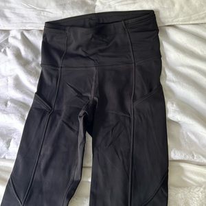 Black fitted leggings
